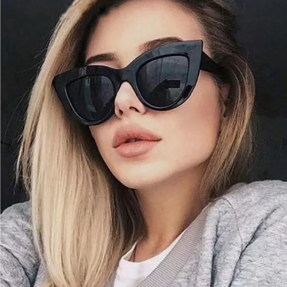 NWT Chic Black Cat Eye Sunglasses - UVProtection - Vintage Inspired Glamour